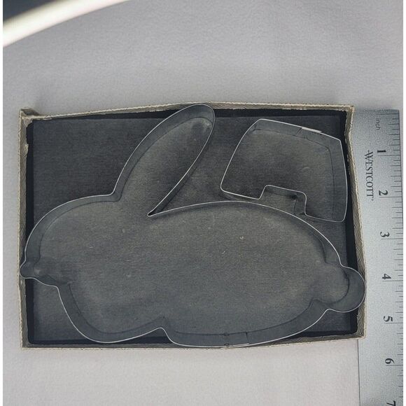 Vintage Fox Run Metal Bunny Cookie Cutter & Stand Original Box Made in USA GUC - Picture 9 of 9
